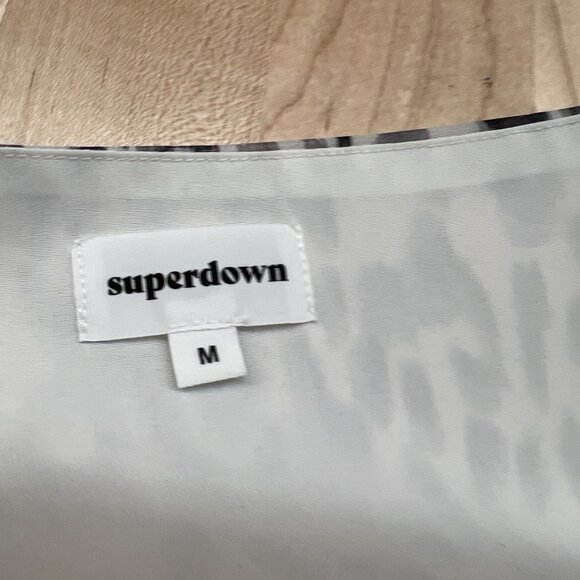 Superdown Revolve Kina Leopard Print Ruched Mini Dress Gray White Size Medium - Picture 10 of 11